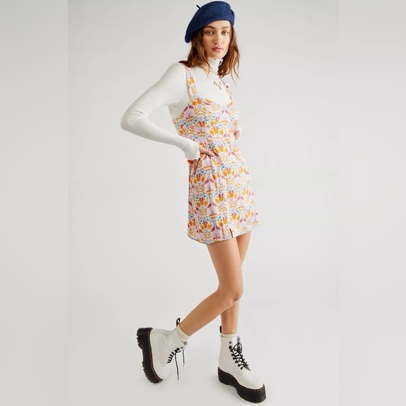 Free People Dresses & Skirts - NWT Free People “Sasha” Relaxed Fit Flower Print Mini Dress With Sweetheart Neck